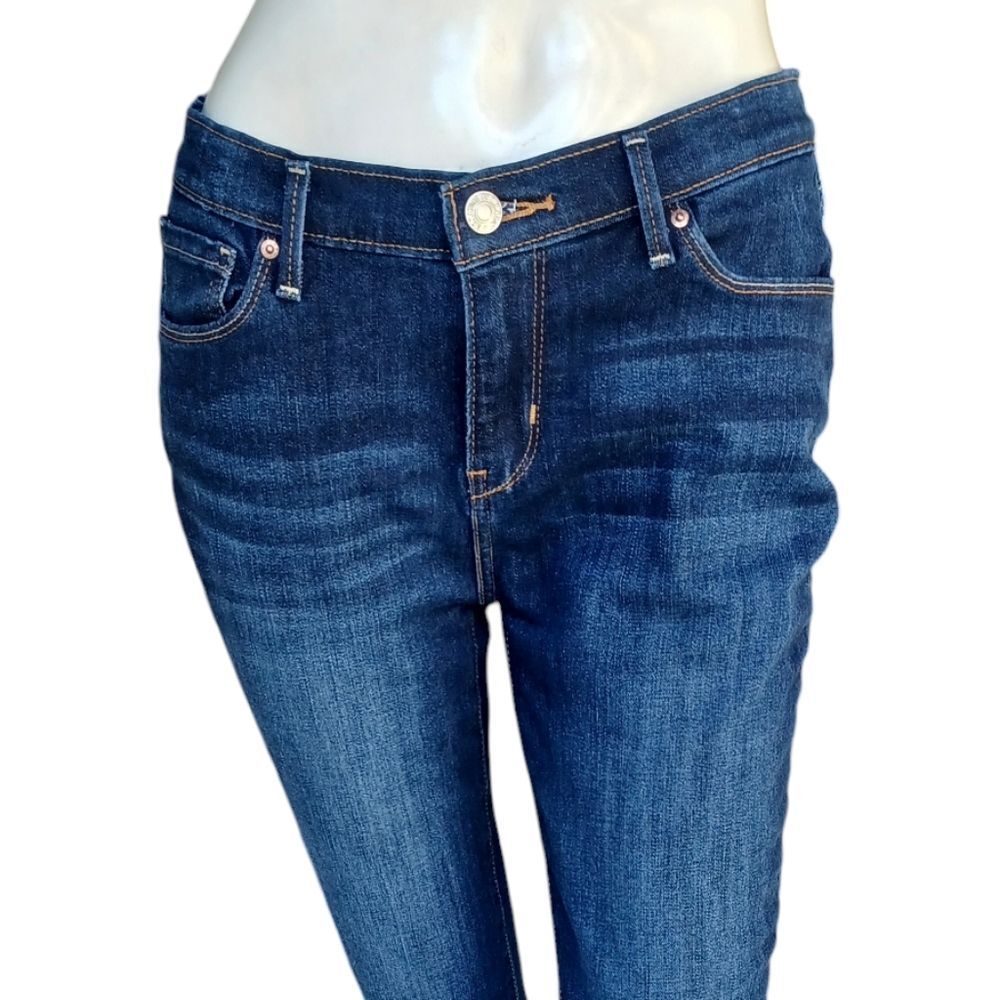 93322......Signature Levi Strauss Skinny Jeans Size W18